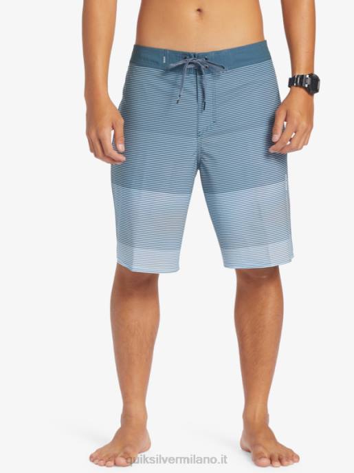 esso Quiksilver uomini Surfsilk Massive 20 Boardshorts marina di mezzanotte HTZR332